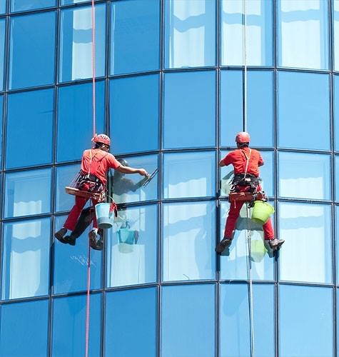 Мытье фасадов промальпинистами в Кургане